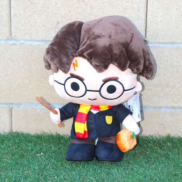 ✨🆕✨ Harry Potter. Seasonal Plush Room Décor - Picture 5 of 11